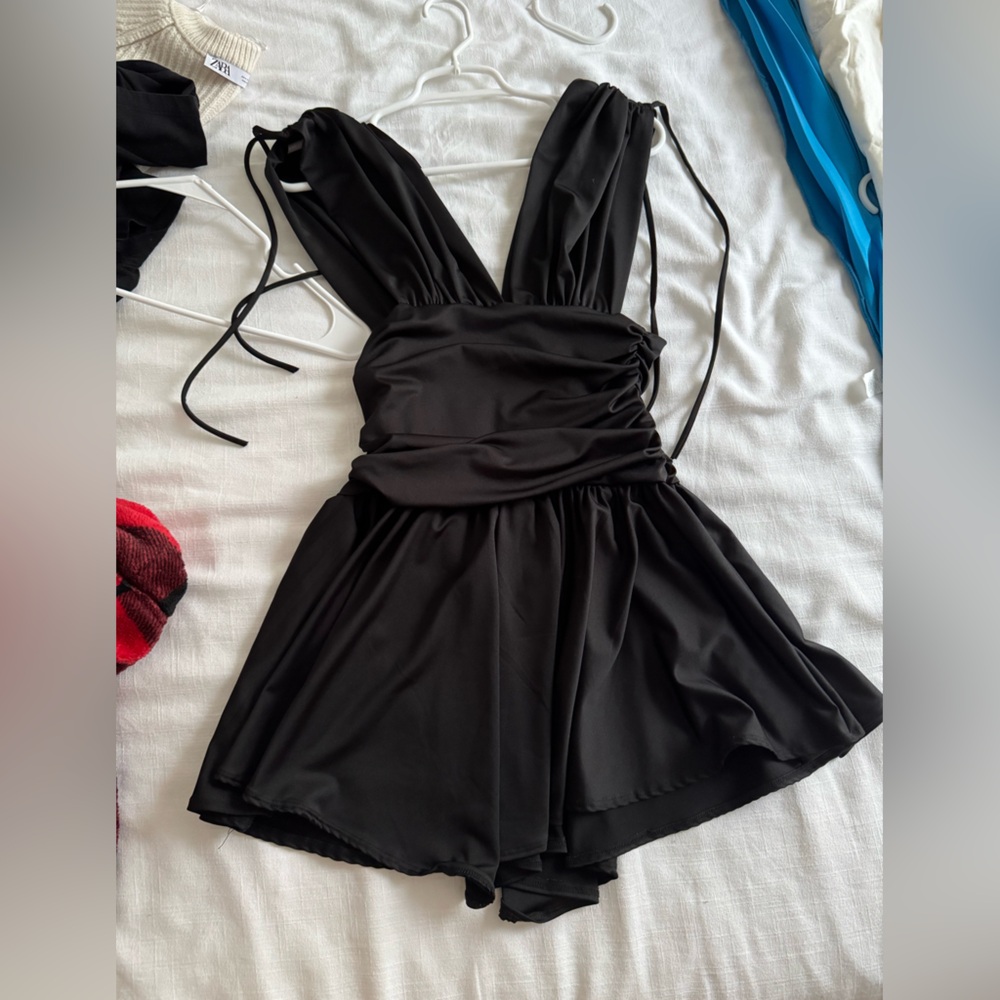 Garota Black Dress